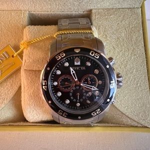 🆕 Invicta Pro Diver Men
Model 33999 - Men's Watch Quartz